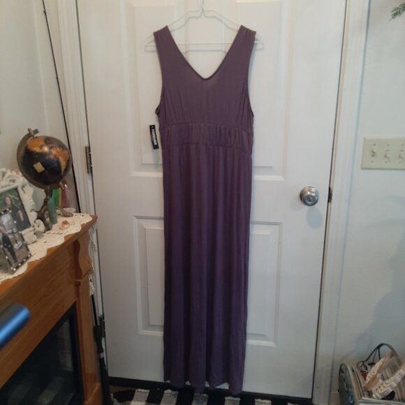 'Forever' Sleeveless Maxi Dress; Empire Waist; Size L; NWT; Heather Plum; V-neck - Picture 2 of 5